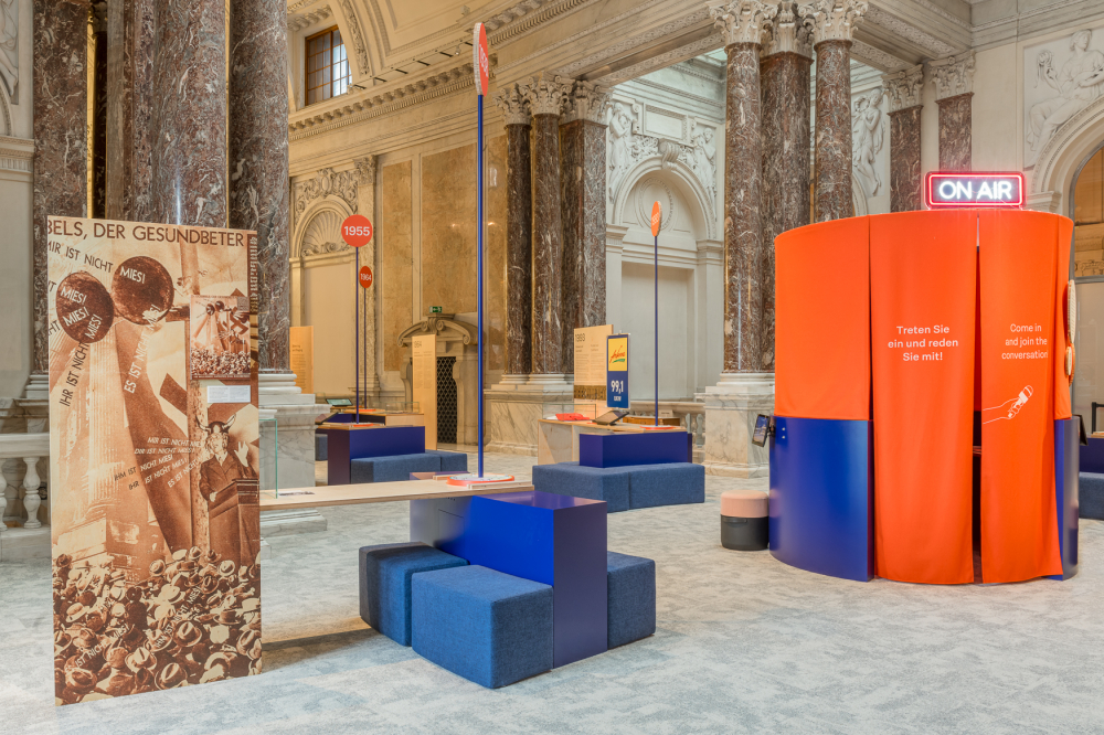 Exhibition view of the exhibition "Es funkt! Austria between propaganda and protest" at the House of Austrian History
