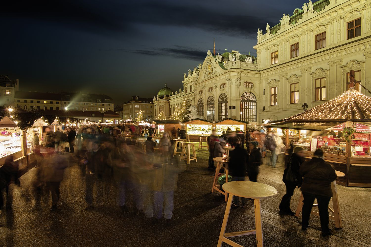 Weihnachtsdorf im Schlosspark Belvedere