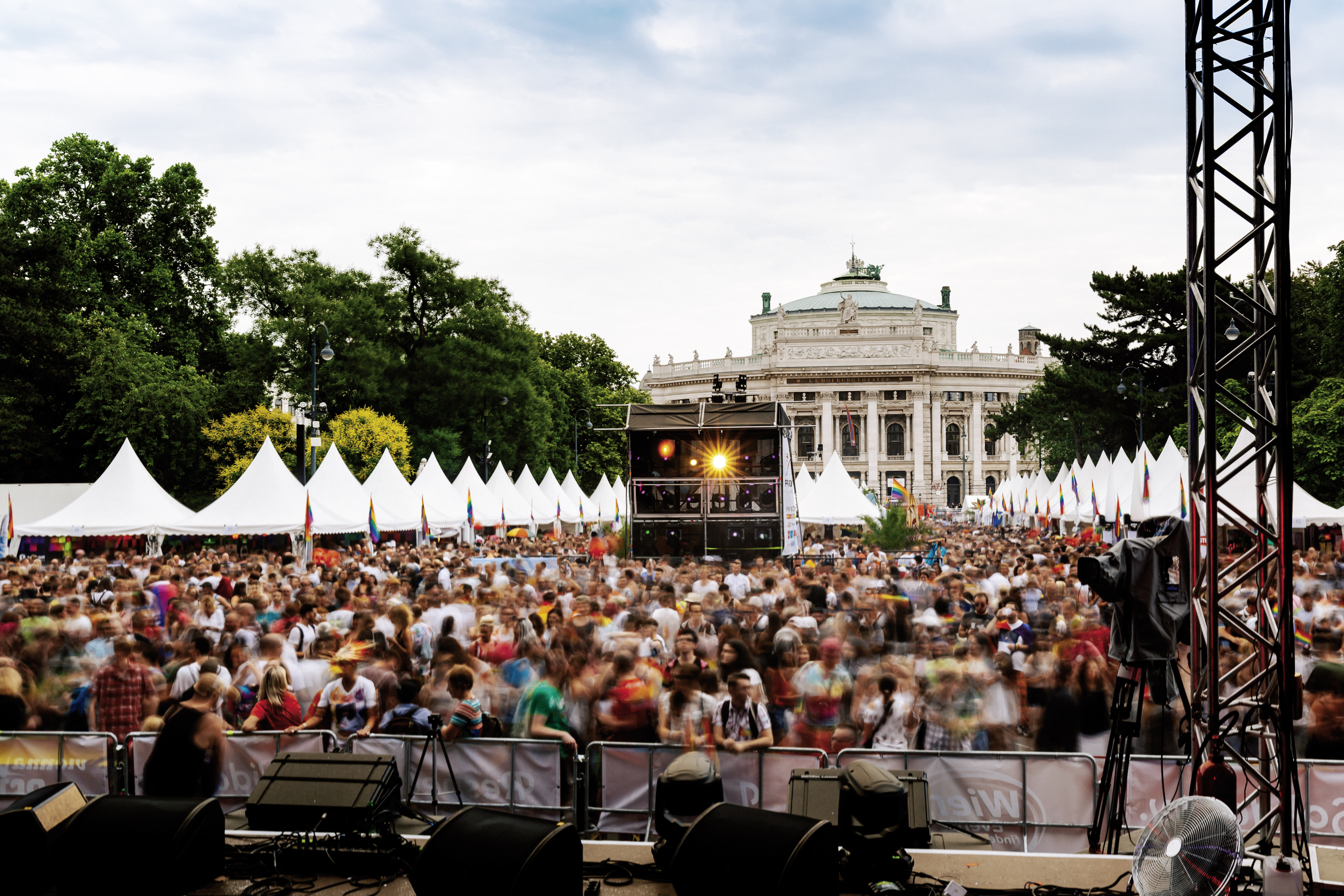 Rathausplatz_Pride Village